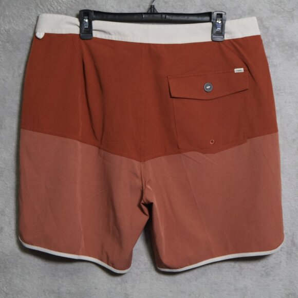 Vuori Cruise Board Shorts Mens Size 36 Red Two Tone Swim Trunks Surf Beach - Picture 4 of 11